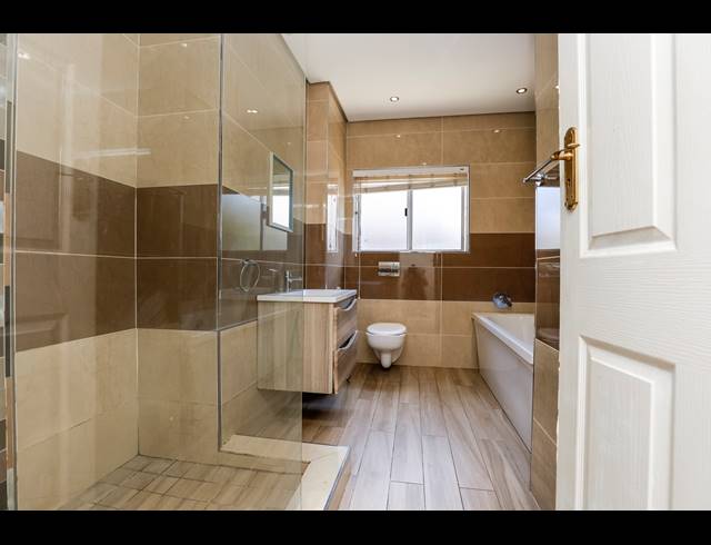 2 BEDROOM SECTIONAL TITLE FOR SALE IN ATHLONE